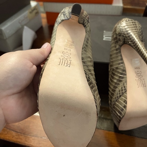 New Pelle Moda high heels pump size 5.5. Snake pattern. - Picture 6 of 9